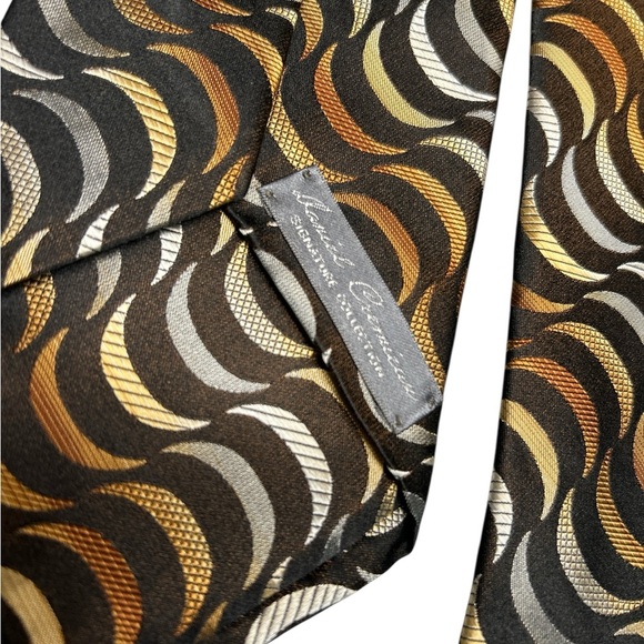 Daniel Cremieux 100% Silk Tie 60” Geometric Half Moon Pattern - Picture 4 of 4